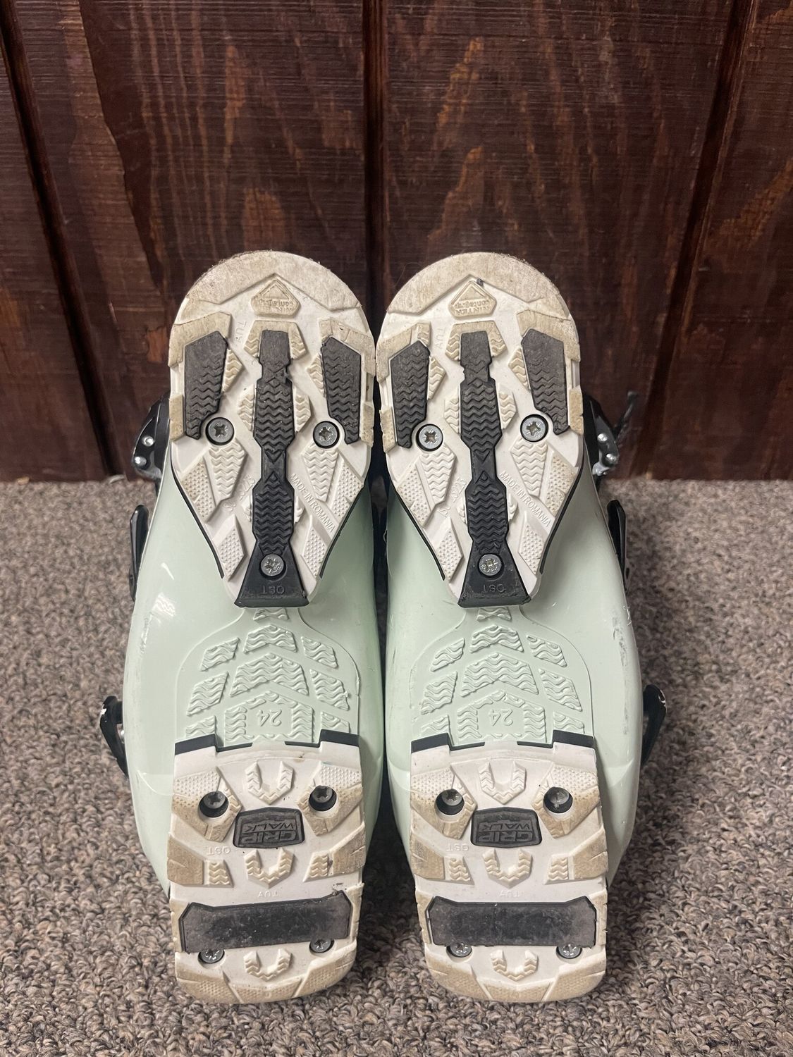 2023 Salomon Quest Access GW R70 Grip-Walk Ski Boot