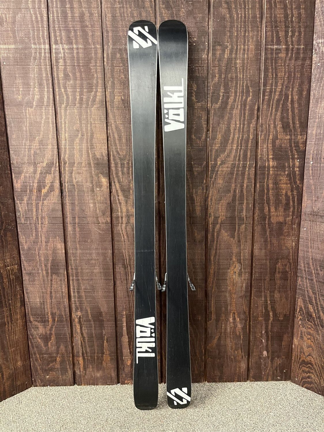 Volkl Alley Twin Tip Skis + Marker 1 Bindings, 158cm