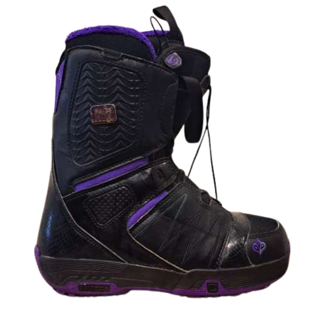 Used Salomon Pearl Speed Lace Snowboard Boots. Womens size 6