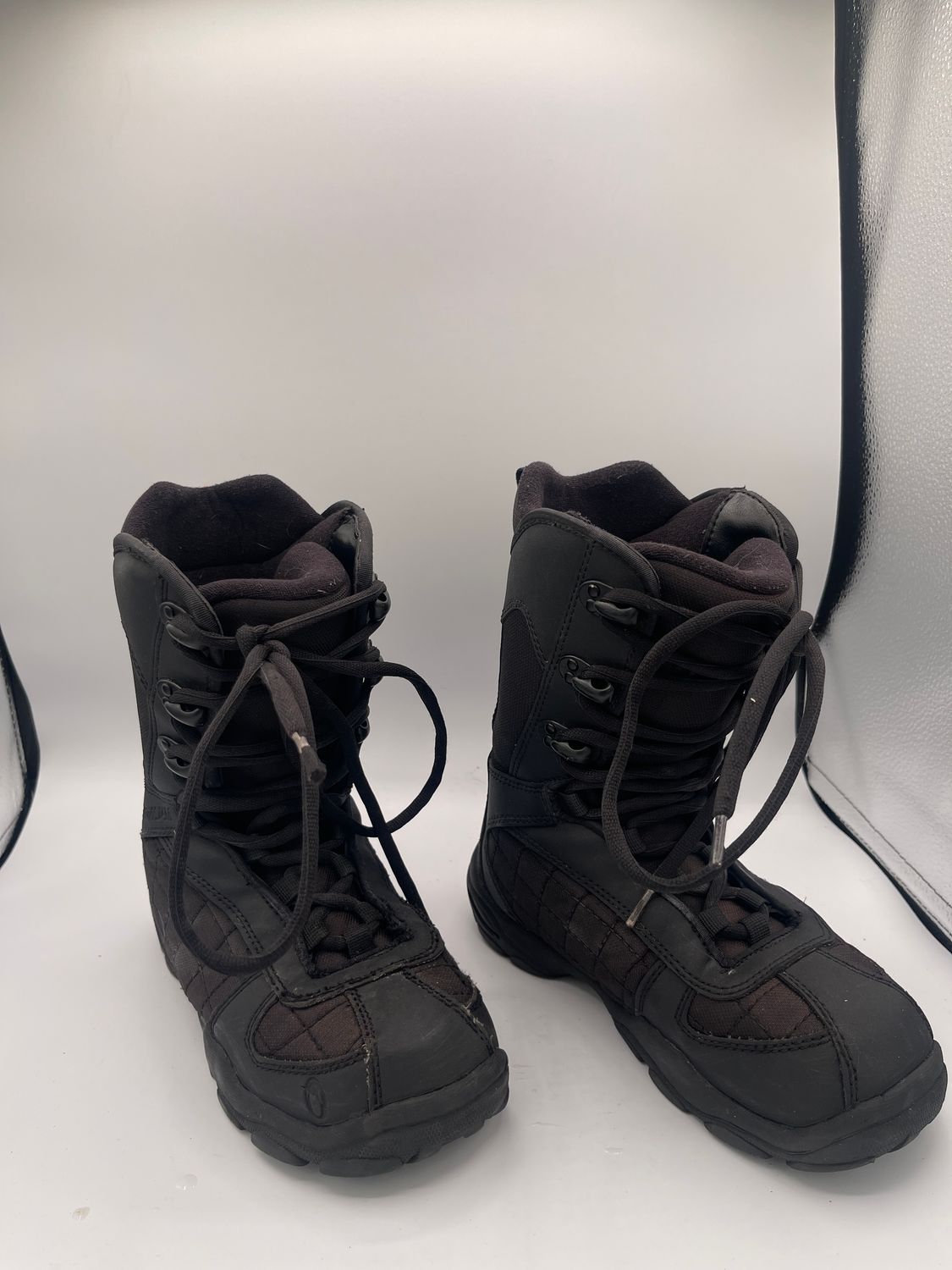 Snowjam Snowboard Boots, Size 6 Kids SOLD AS IS NO REFUNDS OR EXCHANGES