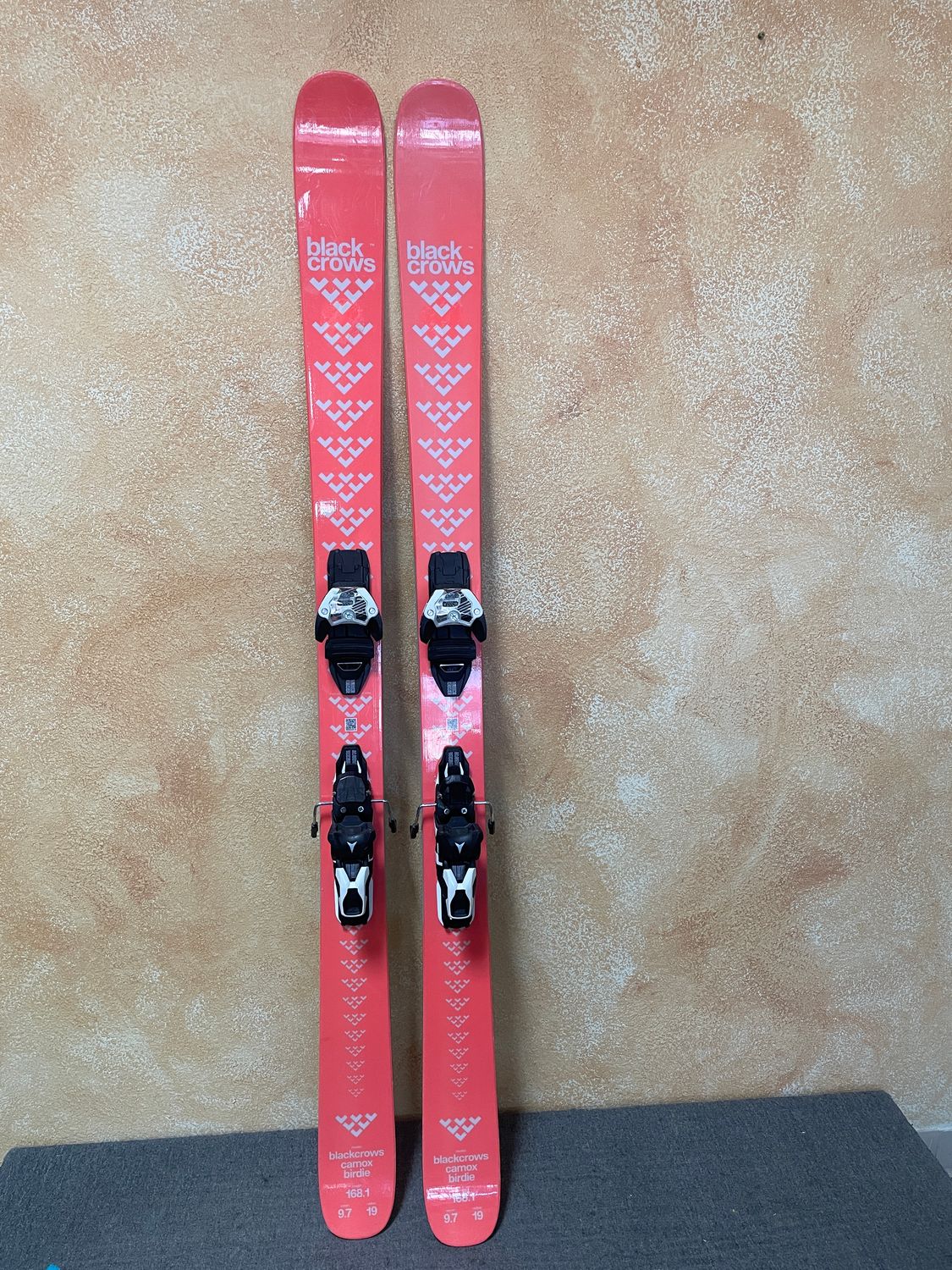 Used 2024 Black Crows Camox Birdie Skis + Warden 11 Bindings 168cm