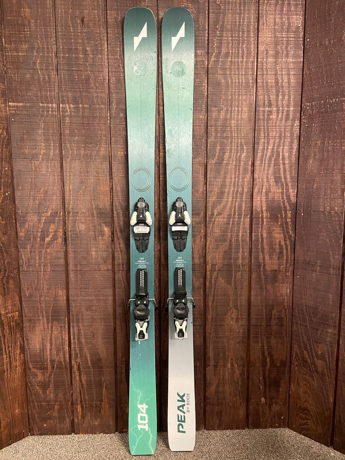 Used 2023 Peak 104 skis + Strive 11 Bindings
