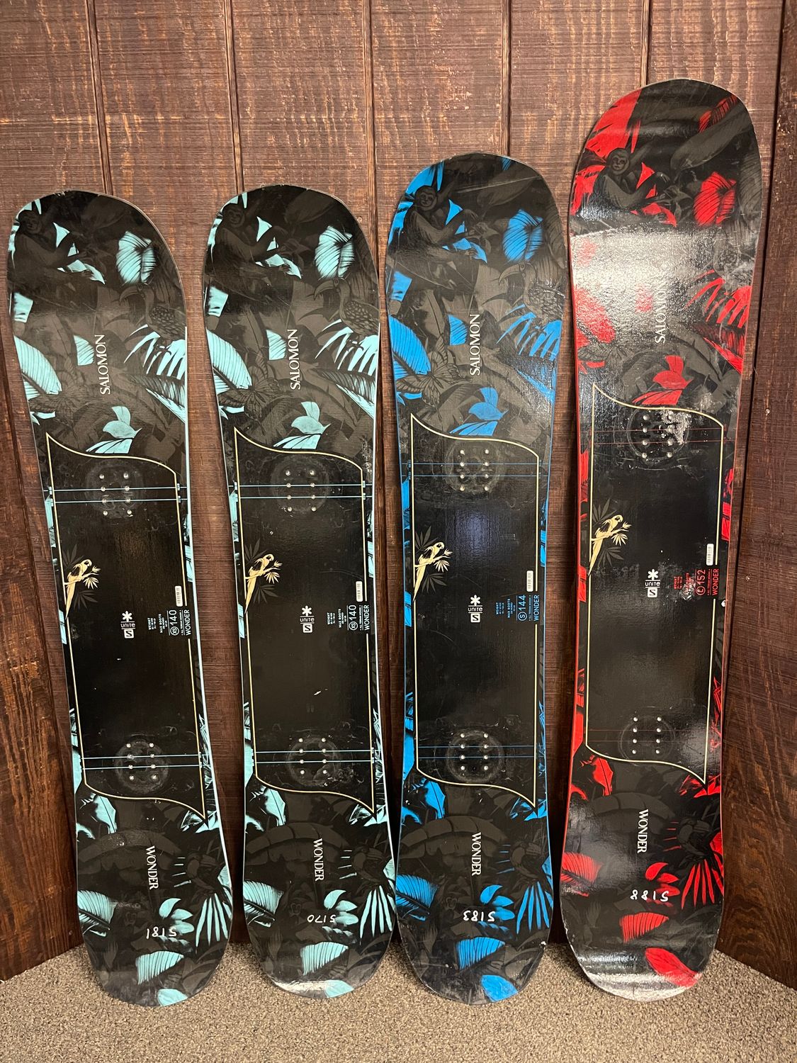 Used 2022 Salomon Wonder Snowboard