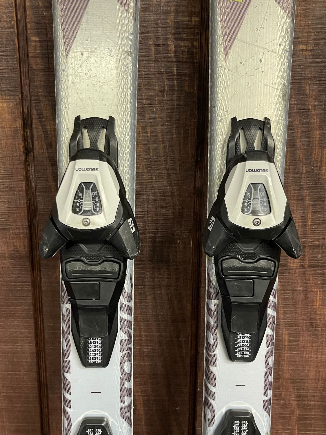 Atomic 2R Skis + Demo Bindings