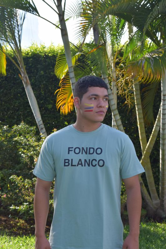 Camiseta “Fondo Blanco”