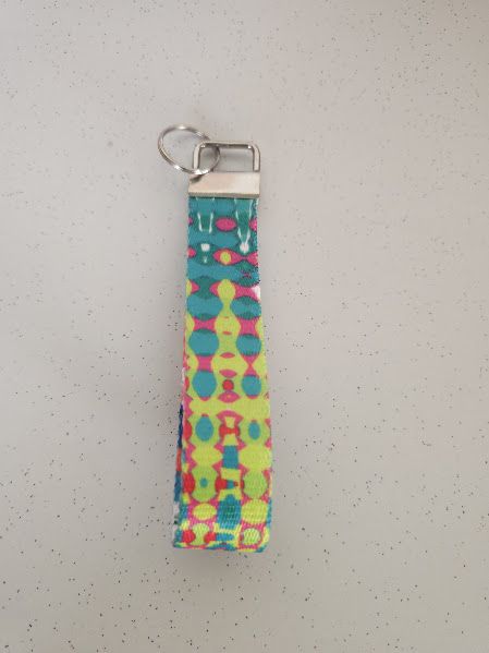 Pretty Little Extras - Retro Circles Wristlet