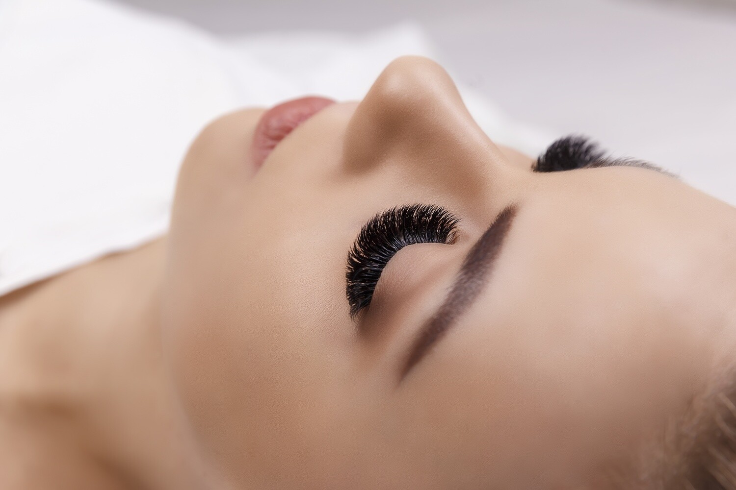 Eyelash Extensions Course Russian Volume