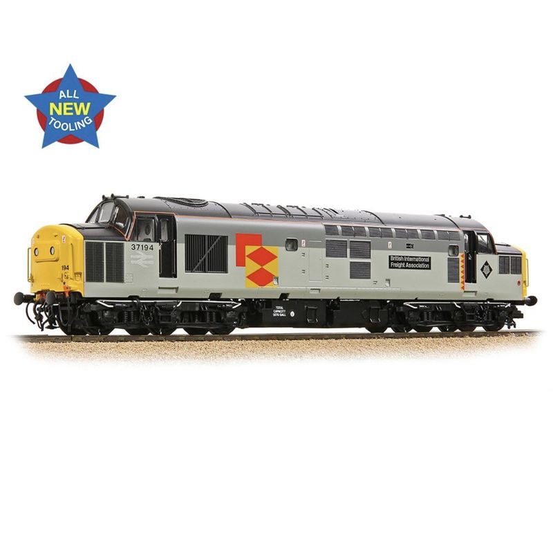 35-307 OO Gauge Class 37/0 Centre Headcode 37194 &#39;British Int. Freight Assoc.&#39; BR RF