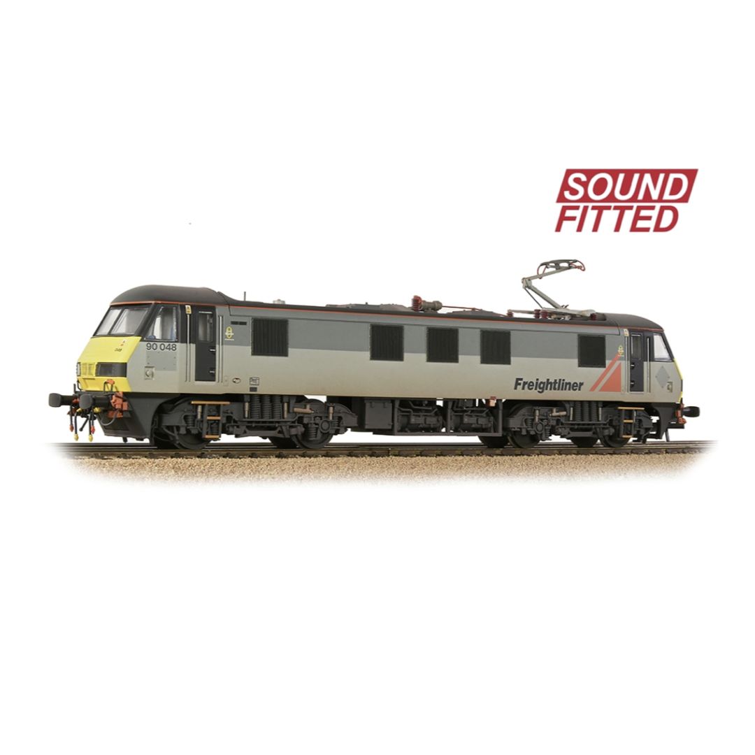 32-620SF OO Gauge 32-620SF Class 90 90048 Freightliner Grey (Sound Fitted and Weathered)