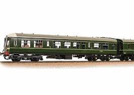 Bachmann 32-900C Class 108 2-car DMU in BR Green With Speed Whiskers
