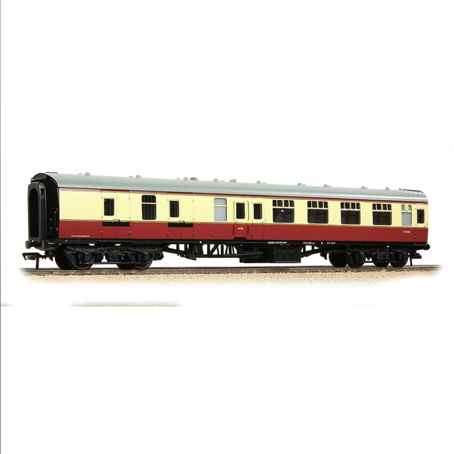 39-077G Bachmann OO Gauge BR MK1 Brake Second Corridor - Crimson &amp; Cream