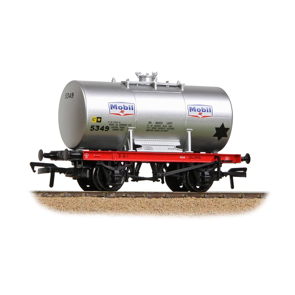 Bachmann 38-782 OO Gauge 20T Anchor-Mounted Tank Wagon 'Mobil' Silver