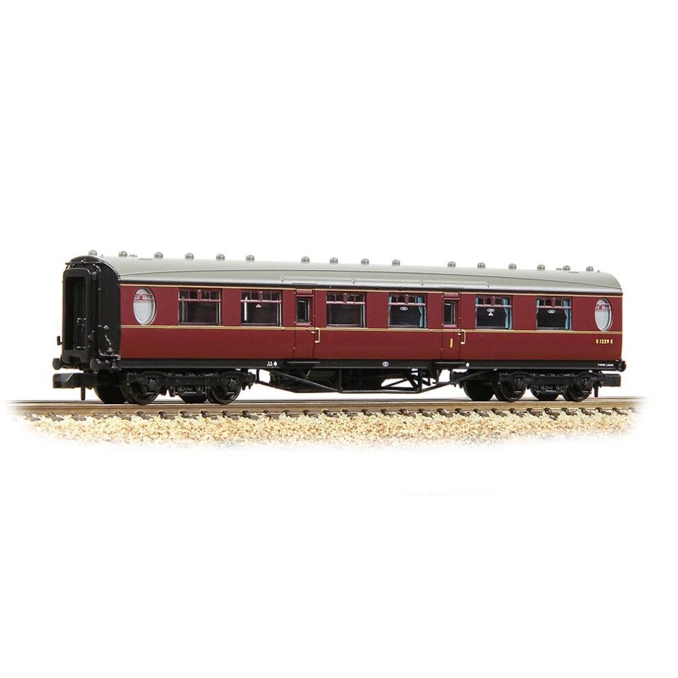 Graham Farish 376-227A LNER Thompson Composite Corridor BR Maroon Graham Farish 376-227A LNER Thompson Composite Corridor BR Maroon