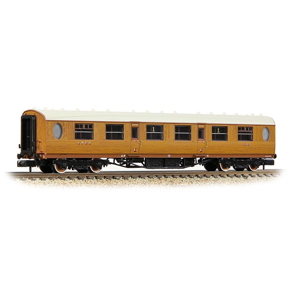 Graham Farish 376-200A LNER Thompson First Corridor LNER Teak Effect Graham Farish 376-200A LNER Thompson First Corridor LNER Teak Effect