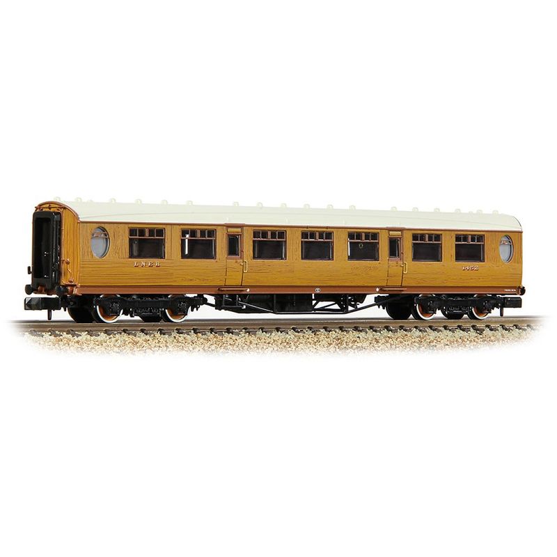 Graham Farish 376-250B LNER Thompson Third Corridor LNER Teak Effect