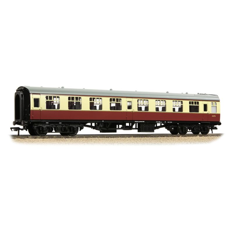 Bachmann 39-052H Bachmann OO Gauge BR MK1 Tourist Second Open - Crimson &amp; Cream