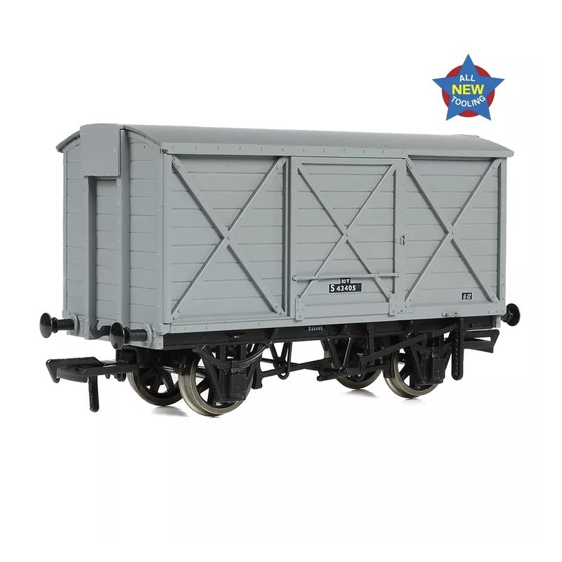 EFE Rail E87055 OO Gauge  LSWR 10T Ventilated Van BR Grey