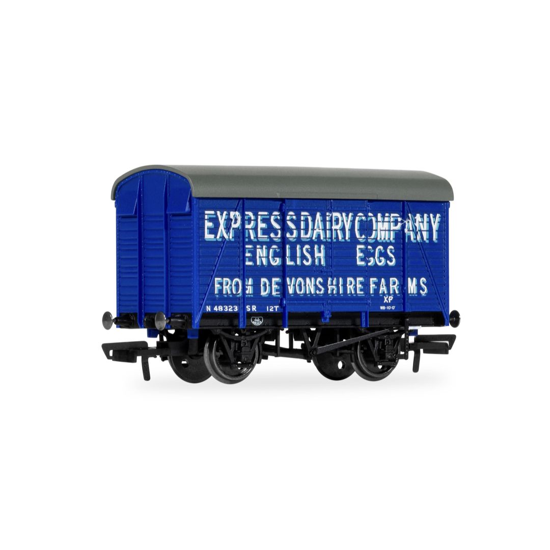 Hornby R60279 OO Gauge SR Express Dairies Box Van 48323
