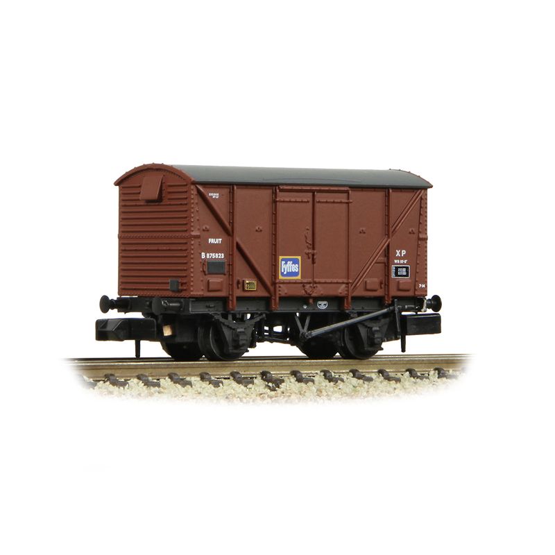 Graham Farish 377-626B N Gauge BR 12T Plywood Fruit Van BR Bauxite (Late) 'Fyffes' No.B875823