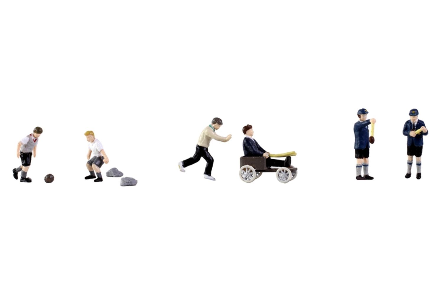 Bachmann 36-435 OO gauge Post-war era Schoolboys playing