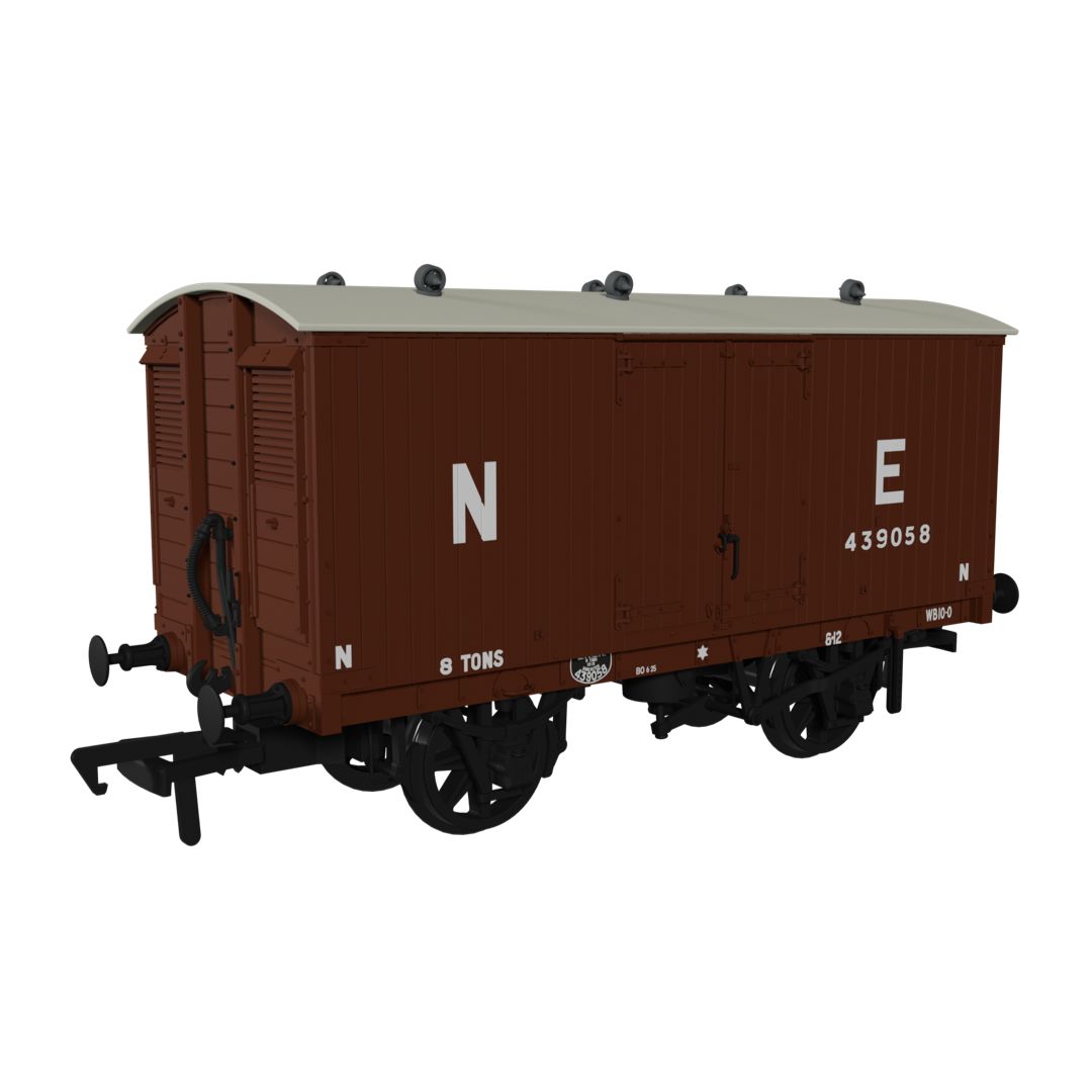 Rapido 930008 OO Gauge GNR 8 Ton Van – NE (Large Letters) No.439058