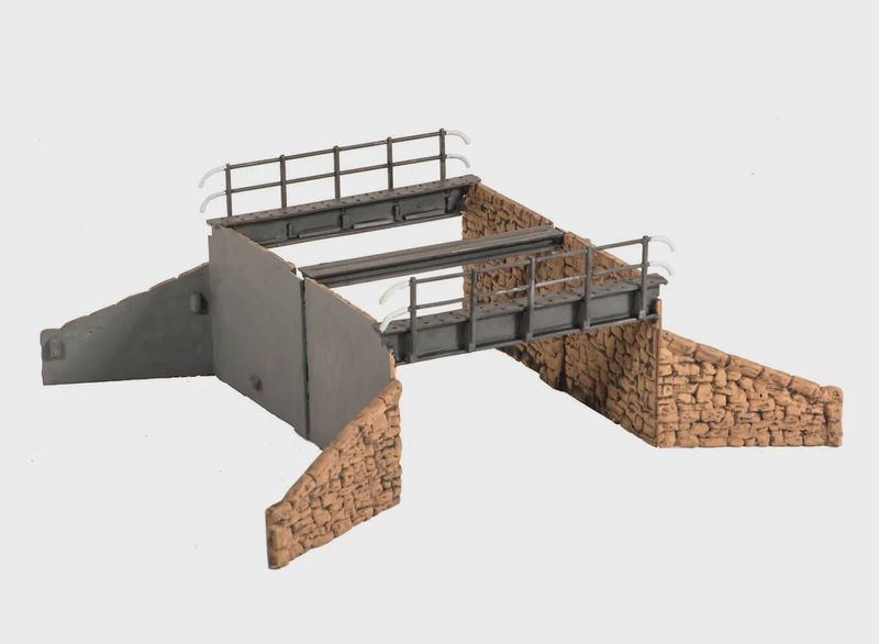 Wills Kits SS32 OO Gauge Occupation Bridge (Double Track) and Stone Abutments