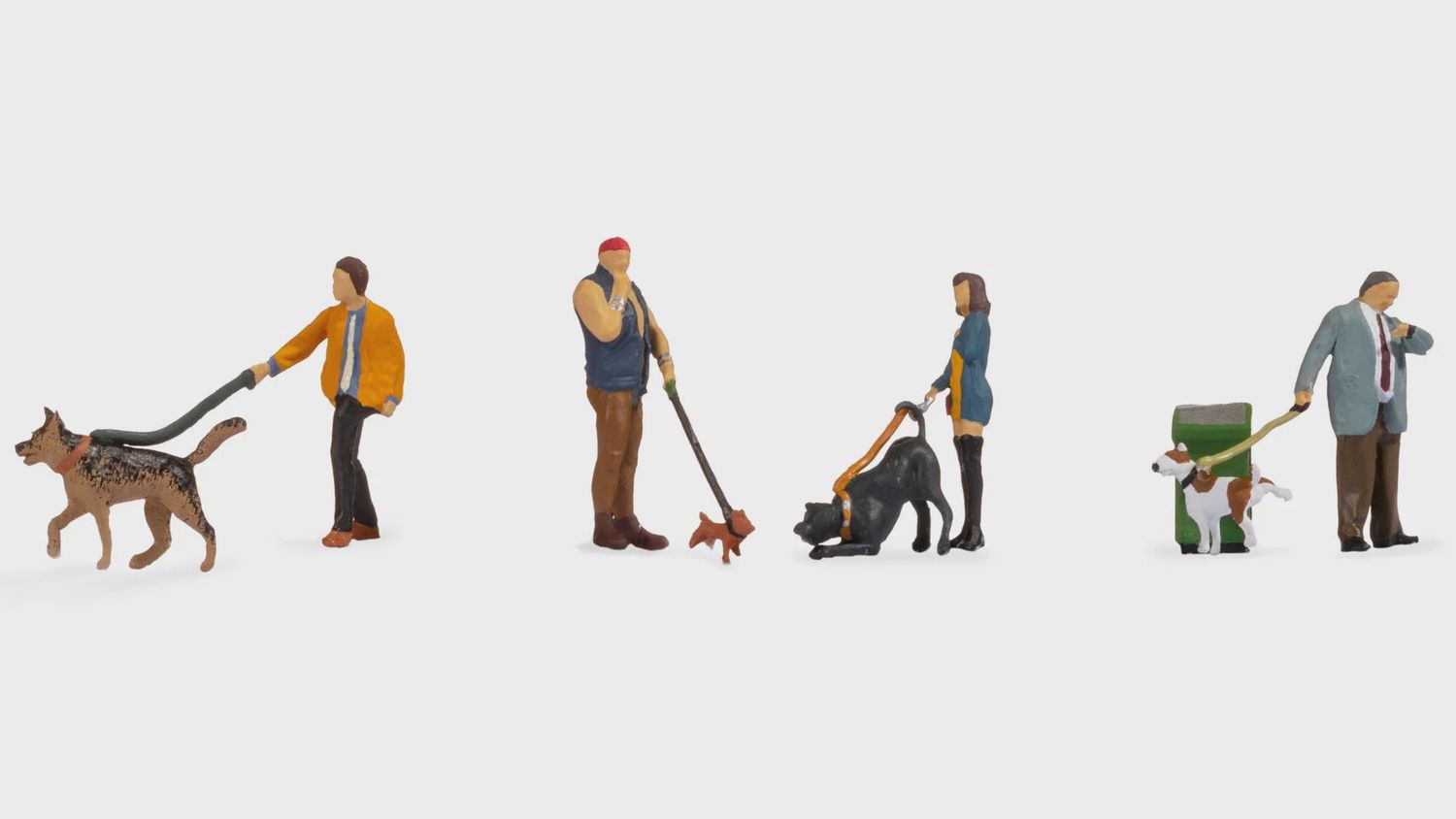Noch 45471 TT120 Dog Walkers (4) Figure Set