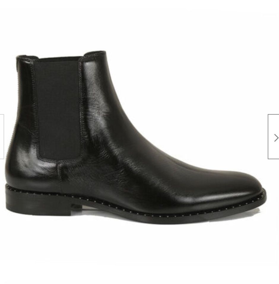 SAINT LAURENT MONTAIGNE STUDDED BOOT R$1550