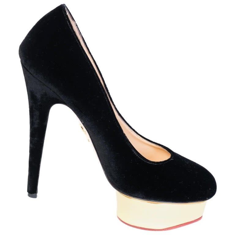 CHARLOTTE OLYMPIA DOLLY BLACK SUEDE PLATFORM PUMP (37.5 EU)