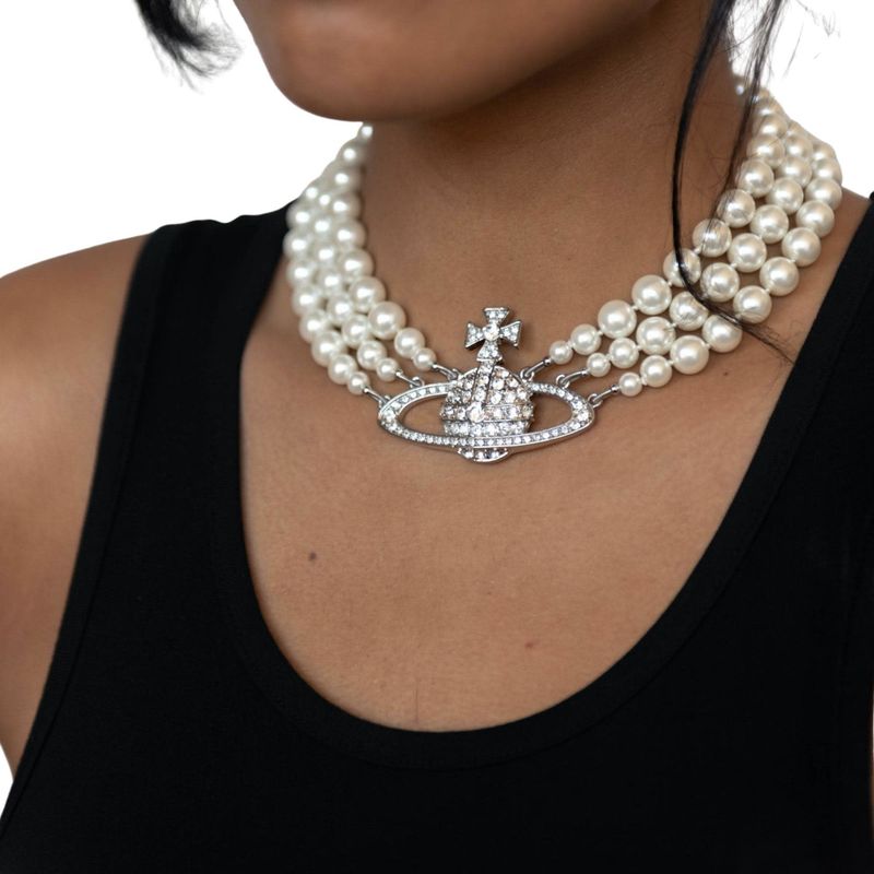 VIVIENNE WESTWOOD THREE ROW PEARL BAS RELIEF CHOKER SILVER