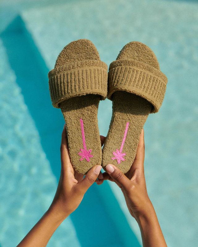 MANEBI TERRY GREEN SANDALS (EU 37) (RETAIL $225)