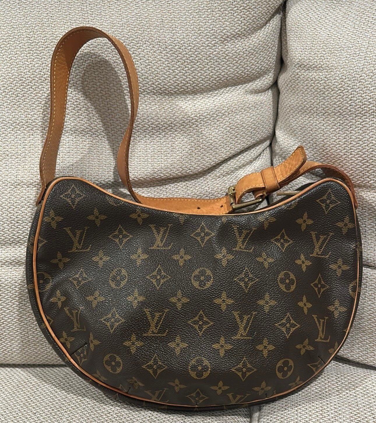 LOUIS VUITTON MONOGRAM CROISSANT MM