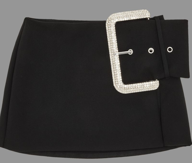 AREA CRYSTAL BUCKLE MINI SKIRT BLACK (S)