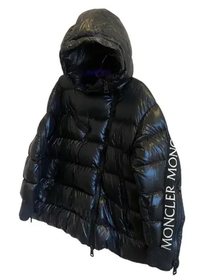 MONCLER BLACK PUFFER COAT (L)