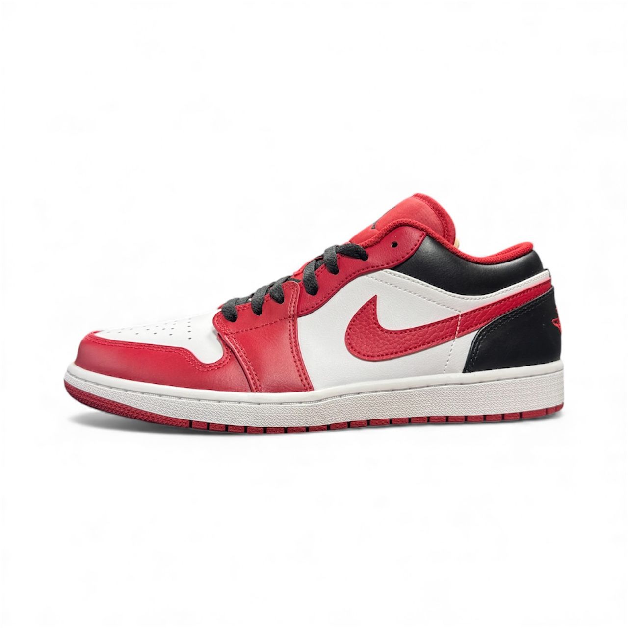 NIKE JORDAN 1 LOW BULLS RED SNEAKERS (US 11)