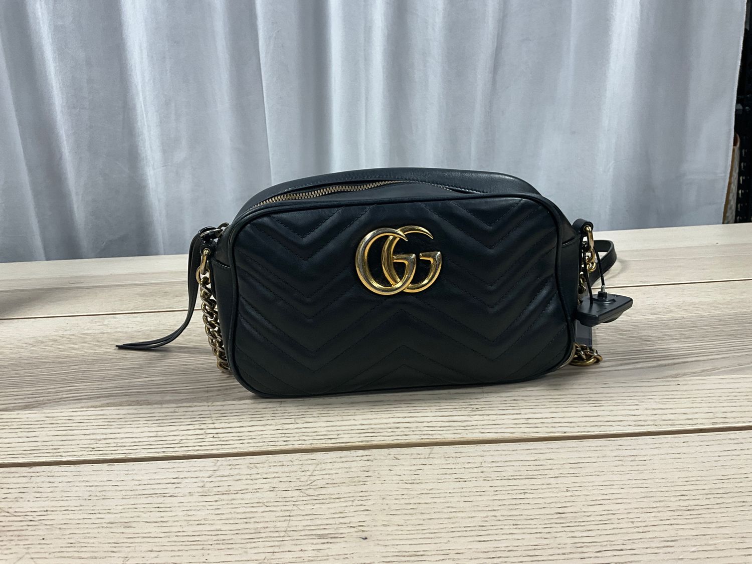GUCCI BLACK MARMONT MINI CAMERA BAG (PRELOVED) D CONDITION