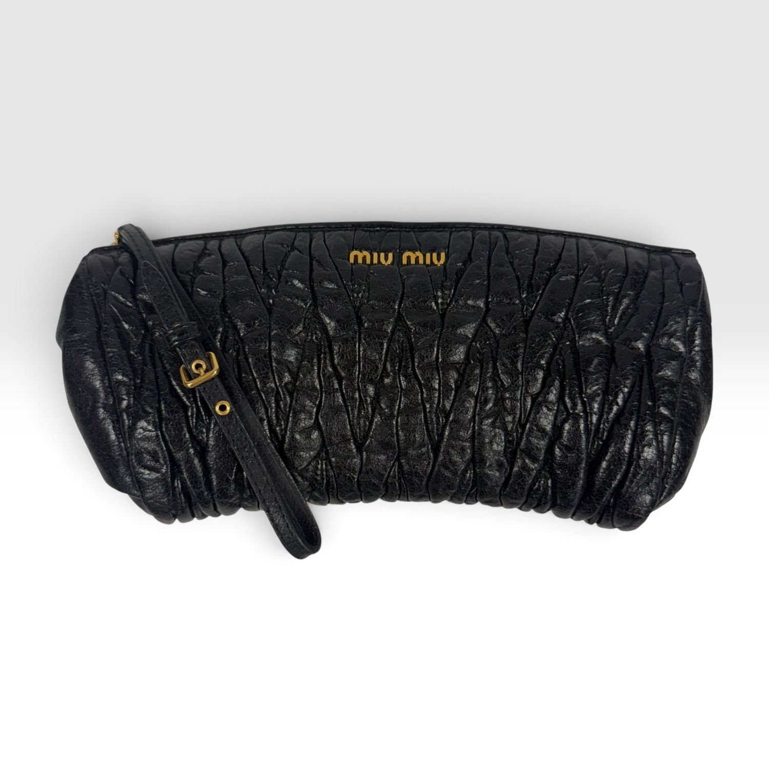 MIU MIU BLACK MATELASSÉ LUX EAST WEST WRISTLET CLUTCH