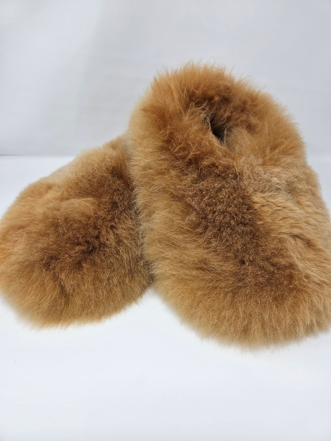  Huacaya Fur Slippers, Size: M4/W6