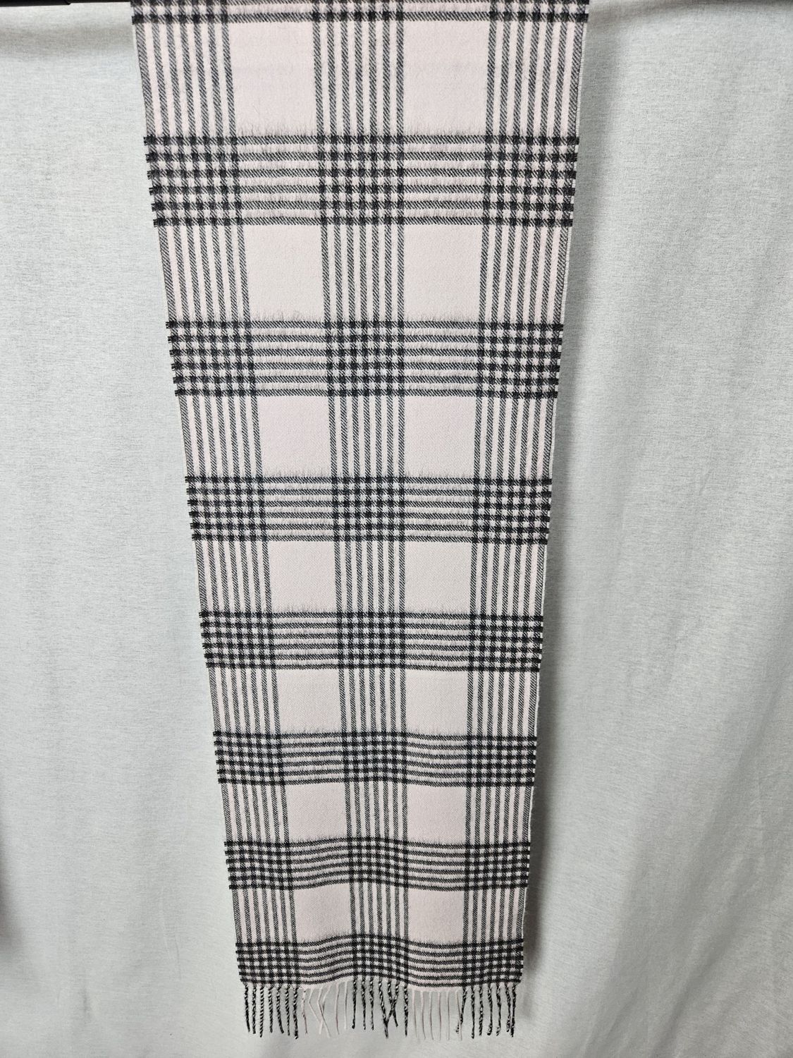 Jeremy Scarf, Color: Pink/Grey