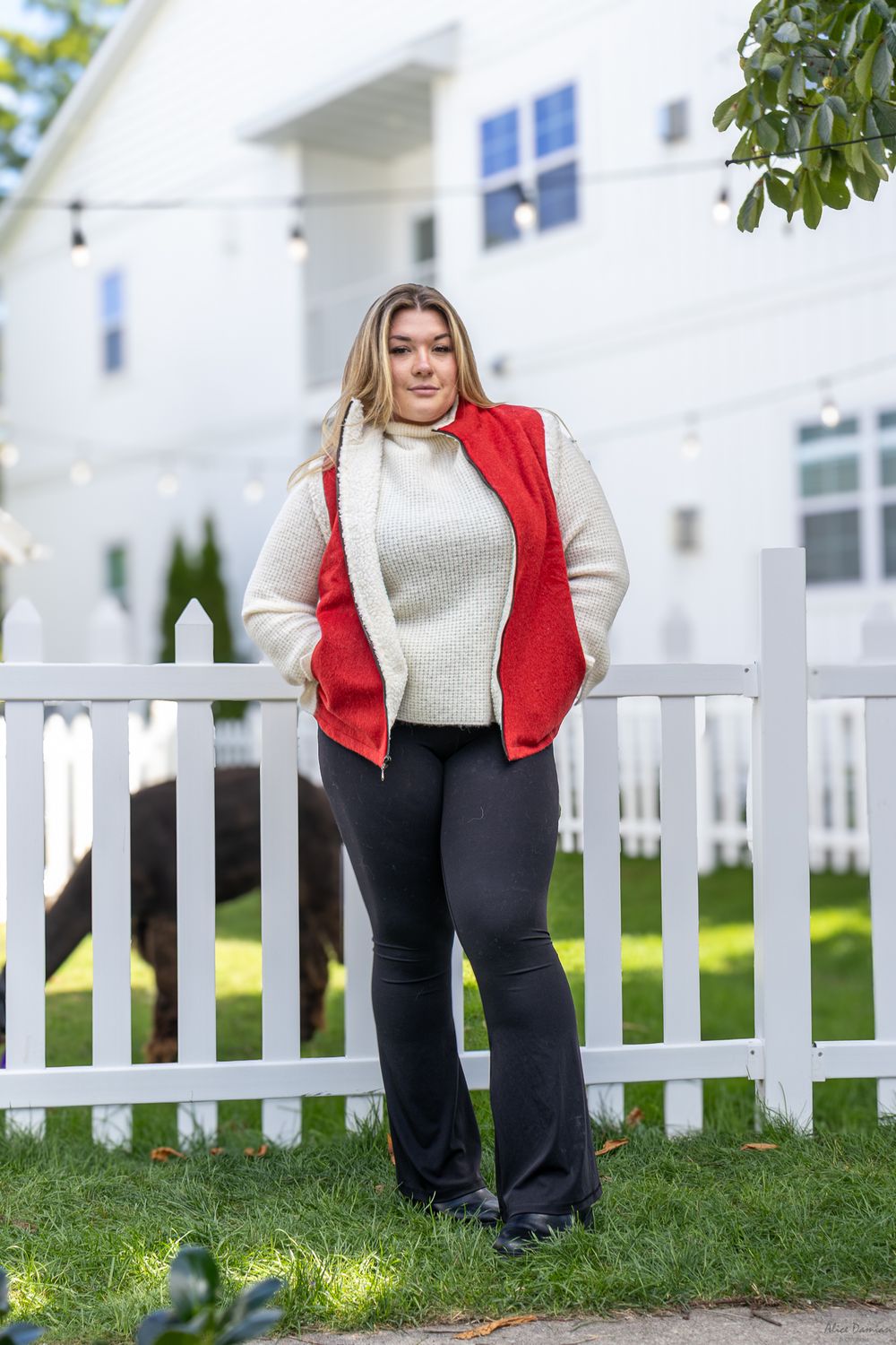 Lady&#39;s Hiking Vest, Color: Red, Size: X-Small