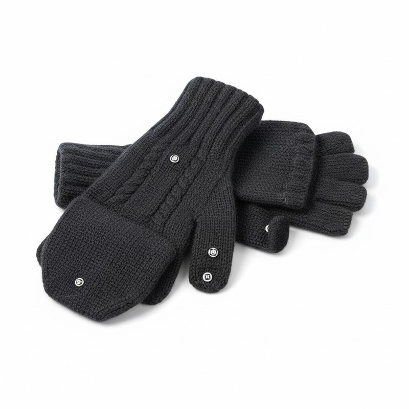 Cable Glittens with Broach