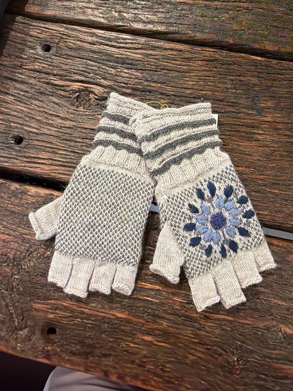 Snow Lepord Fleece Lined Fingerless Gloves