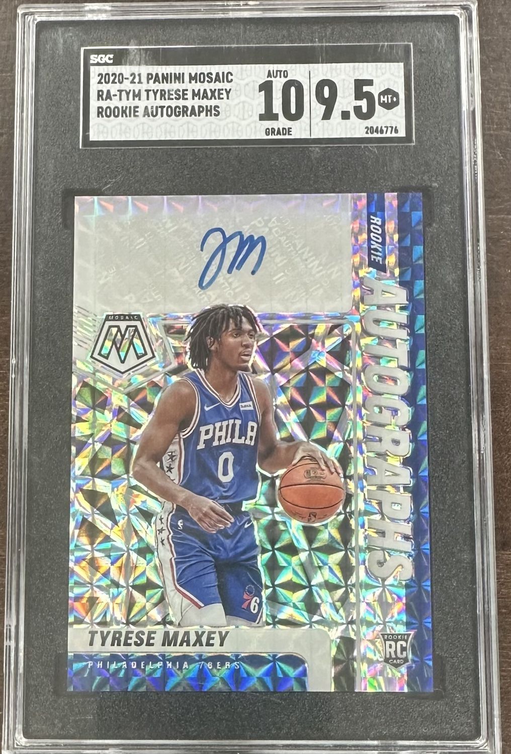 2020-21 Panini Mosaic - Tyrese Maxey #RA-TYM - Rookie Autographs - SGC 9.5/Auto 10