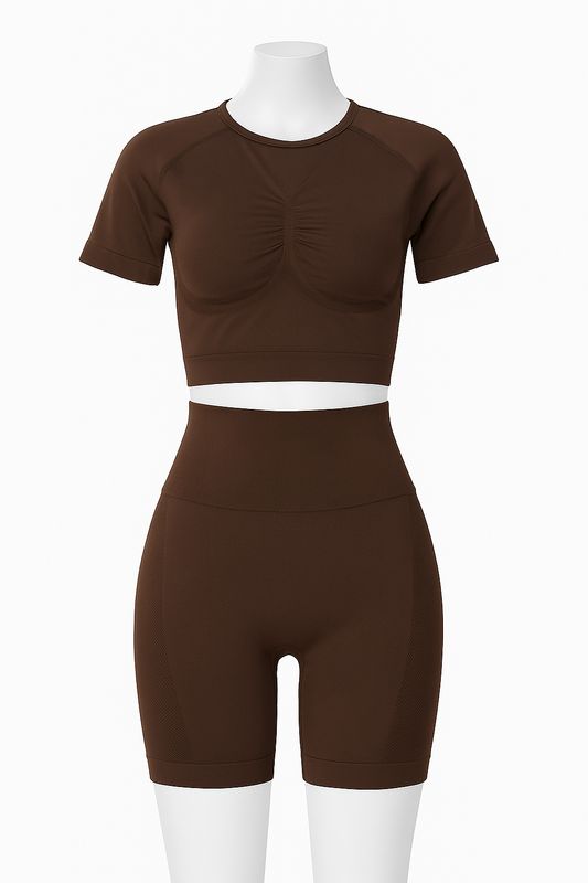 Setje van een topje en shortje