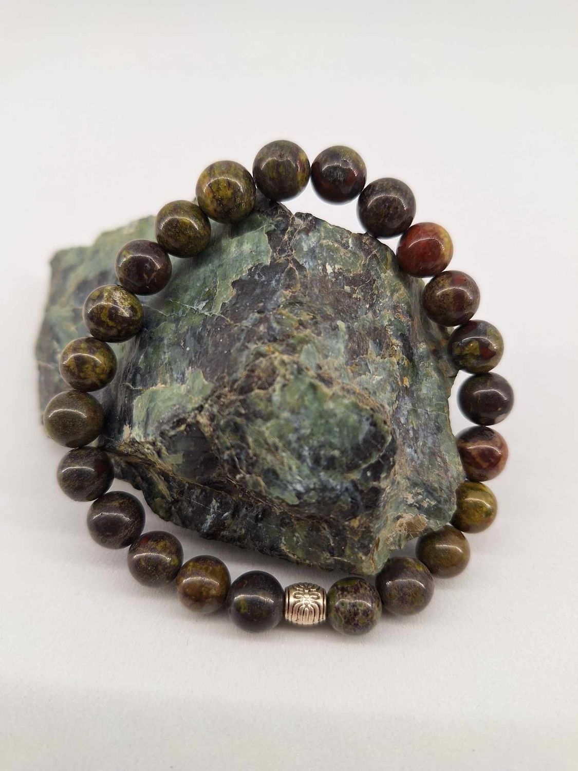 Bracelet Jaspe sang de dragon 8mm pierre naturel fait main