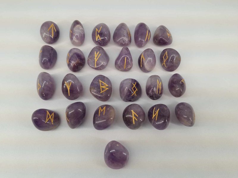 Runes Divinatoire en Améthyste