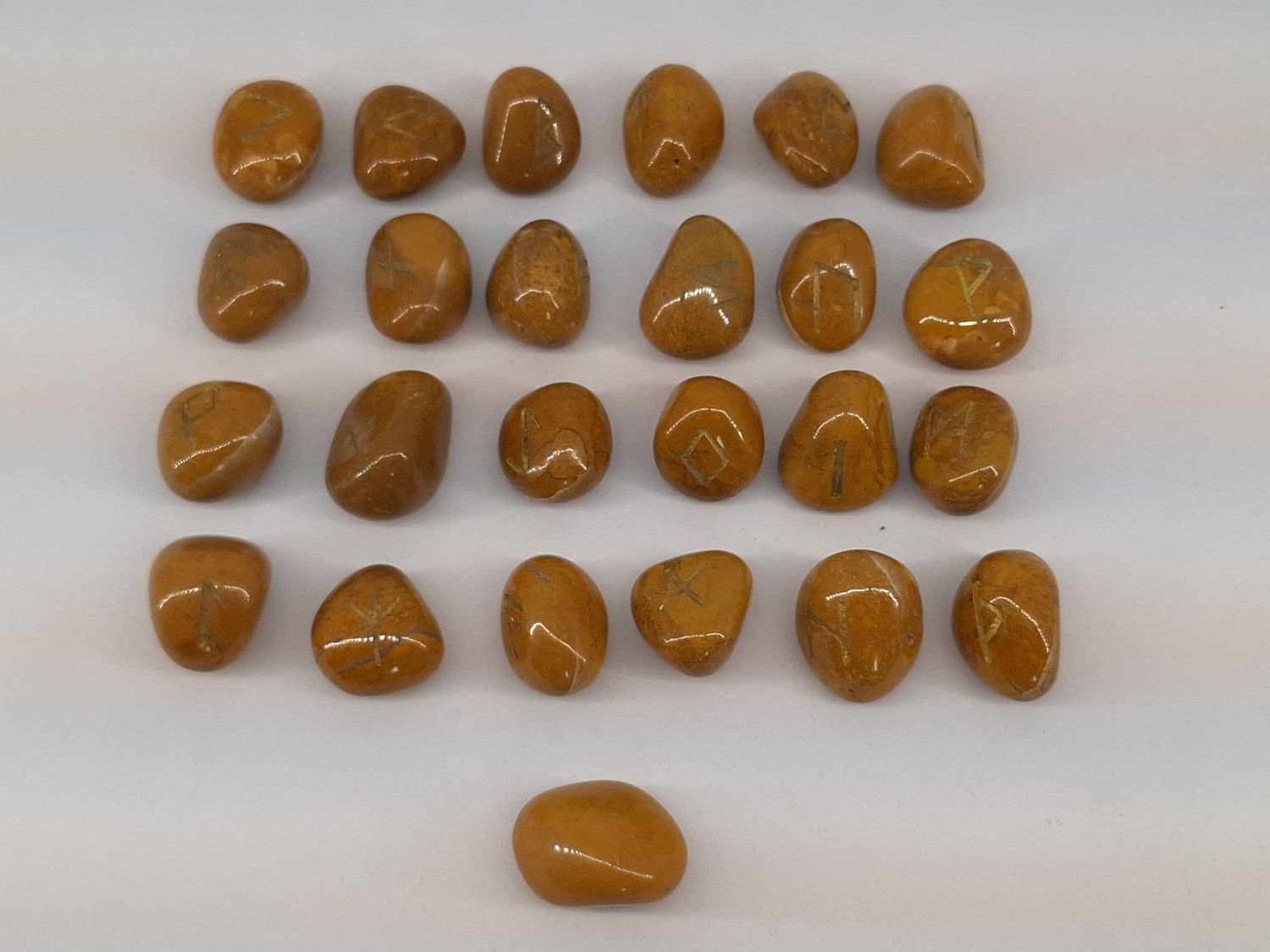 Runes Divinatoire en Agate camée