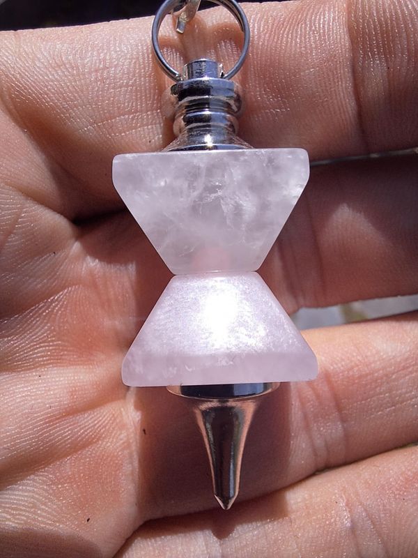 Pendule Quartz rose  pierre naturel