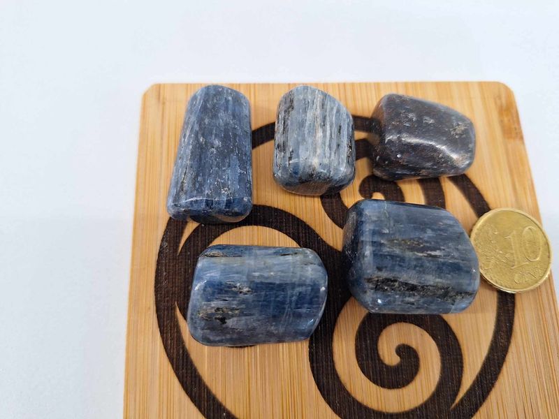 Pierre roulée Cyanite bleue pierre naturel