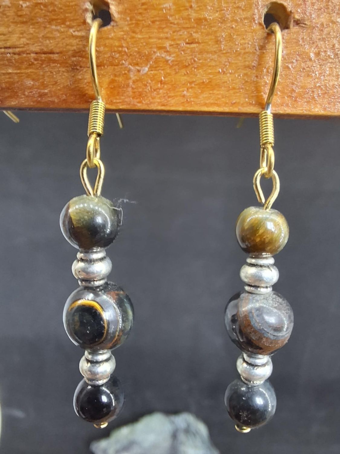 Boucles d'oreilles Œil de faucon 8 et 6mm pierre naturel fait main